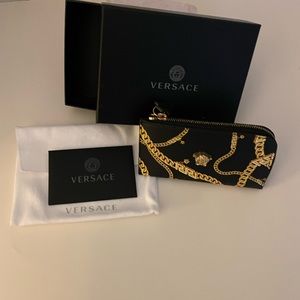 Versace black chain print card holder.   Box, dust bg
